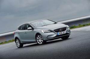 Volvo V40 D4 Inscription (UK) '2016